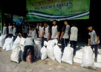 Jateng Kudu Resik Digelar MTs Negeri 5 Sragen pada World Cleanupday
