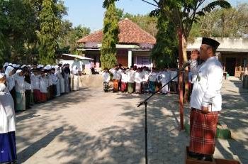 MIN 1 Sragen Adakan Upacara Peringatan Hari Santri
