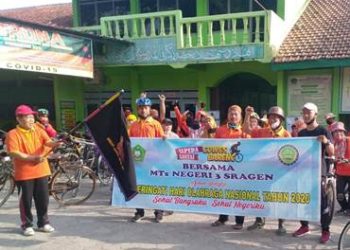 Peringati Hari Olahraga Nasional, MTsN 3 Sragen Adakan Gowes Bareng