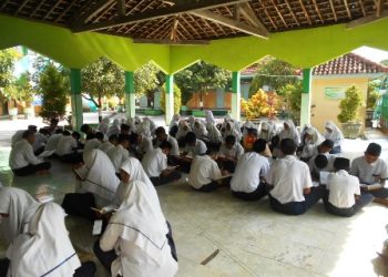 15 Kali Khatam Quran Meriahkan Puncak HAB Kemenag RI ke 74 di MTsN 1 Sragen