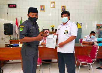 Guru dan Karyawan MTs  N 2 Sragen Siap Vaksin, Siap Ngajar