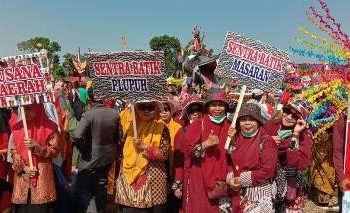 Usung Budaya Lokal Sebagai Tema Karnafal, MTsN 3 Sragen Juara 1 di Sumberlawang