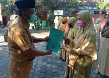 UPZ Kankemenag Sragen Serahklan Insentif Kepada 134 Guru MI Swasta