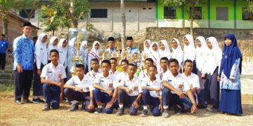 Camat Sumberlawang Serahkan Berbagai Penghargaan Kepada Siswa MTsN 3 Sragen