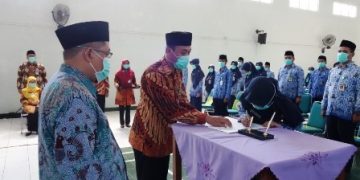 68 PNS diangkat Sumpahnya sebagai PNS di lingkungan Kankemenag Sragen