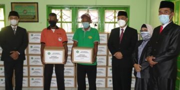 UPZ Sragen Salurkan 600 Lebih Paket Sembako kepada Warga Terdampak Pandemi