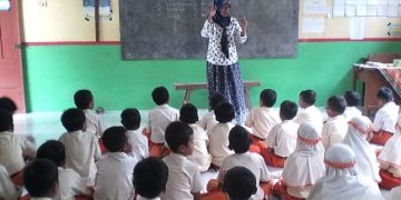 Wali Murid MIM Banaran Sambungmacan Terlibat Dalam Ektrakurikuler Bahasa Inggris