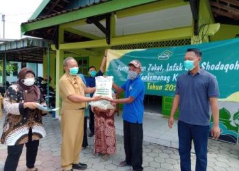 UPZ Kankemenag Sragen Tasyarufkan 200 Paket Bantuan ke Warga Terdampak Covid-19