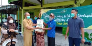 UPZ Kankemenag Sragen Tasyarufkan 200 Paket Bantuan ke Warga Terdampak Covid-19