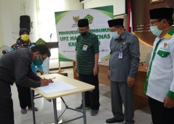 Wujudkan Aksi Perubahan Zakat, Kakankemenag dan Ketua Baznas Kukuhkan Pengurus UPZ Masjid dan Tandatangani MOU dengan MAN dan MTsN