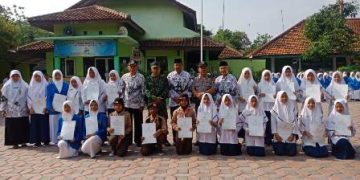Bersamaan dengan Hari Guru Nasional, MTsN 4 Sragen Beri Penghargaan Siswa Penghafal Al Qur'an