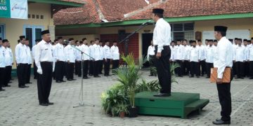 Meski Libur, ASN Kemenag RI Tetap Semangat Laksanakan Upacara HAB Kemenag RI ke 70