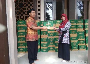 Pokjaluh Sragen Terima Paket Bantuan dari DMI Untuk Masjid Se Sragen