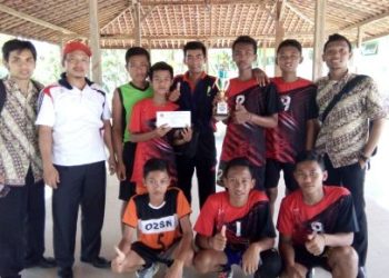 Tim Bola Voli MTs N Gemolong Sabet Juara 1 Bola Voli