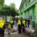 Peduli Madrasah, Guru dan Pegawai MTsN 4 Sragen Kerja Bakti Bersihkan Puing-Puing Bongkaran Gedung