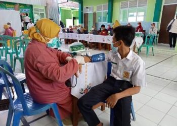 Ikhitiar Sehat, Seluruh Siswa MTsN 3 Sragen Jalani Vaksinisasi