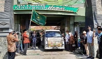 MAN 1 Sragen Bantu Sembako untuk Warga Terdampak Covid-19 di 10 Kecamatan