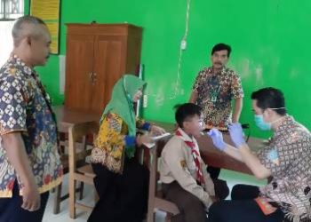 Cegah Stunting,Puskesmas Miri Periksa Peserta Didik MTsN 7 Sragen