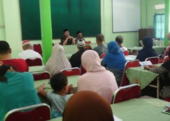 Warga Kauman Sragen Terima Santunan dari Kankemenag