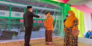 MTsN 4 Sragen Lepas 277 Peserta Didik Secara Sederhana Tapi Terkesan Mewah