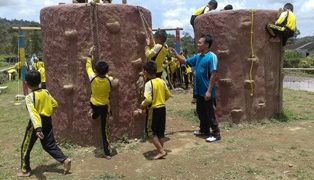 Isi Jeda Tengah Semester, MIN 7 Sragen Adakan Outbond