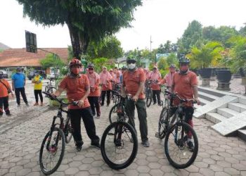 Meriahkan Hari Amal Bakti Kemenag ke 75, Plupuh Selenggarakan Gowes Bersama