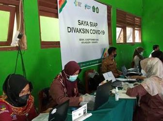 Sambut PTM, Siswa Siswi MTs Negeri 1 Sragen Bekali Diri Dengan Vaksinasi Covid-19
