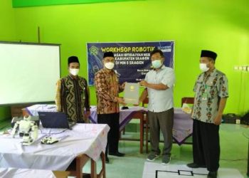MIN se- Kabupaten Sragen Ikuti Workshop Robotik