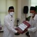 Kakankemenag Sragen Serahkan Bantuan Seragam dari UPZ Kepada Penyuluh Agama Islam Non PNS