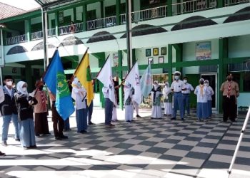 MAN 2 Sragen Sukses Laksanakan Pelantikan Pengurus Organisasi Siswa dengan Moda Daring-Luring