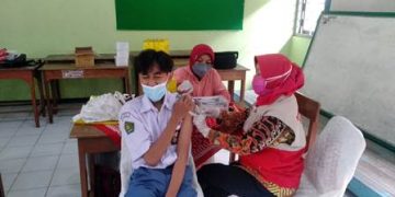 Sukseskan Pembelajaran Tatap Muka, MAN 1 Sragen Laksanakan Vaksinasi Covid-19 Tahap 1