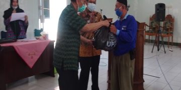 UPZ Kab Sragen Serahkan Bantuan Kesejahteraan dan Paket Sembako Bagi Warga Kurang Mampu