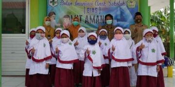 46 Siswa MIT Amanah Ngrampal Ikuti Imunisasi
