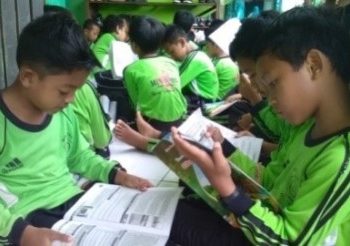 Meningkatkan Minat Baca Siswa, MIN Jono Rutinkan Membaca Bersama