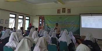 MAN 1 Sragen Sukses Gelar Seminar Publik Speaking