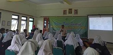 MAN 1 Sragen Sukses Gelar Seminar Publik Speaking