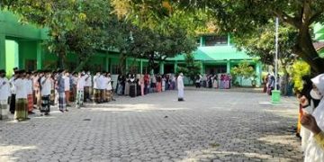 Upacara Hari Santri Nasional MTs Negeri 6 Sragen