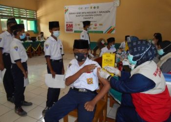 Tingkatkan Imunitas Para Siswa, MTs N 1 Sragen Laksanakan Vaksinasi Covid-19 Dosis 2