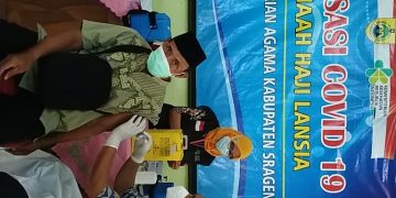 Jamaah Calon Haji Tahun 2021 Mengikuti Vaksinasi Covid-19
