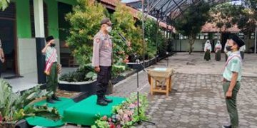 Kapolsek Menjadi Pembina Upacara Hari Pahlawan MTs Negeri 7 Sragen