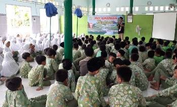 Penanaman Pendidikan Karakter MIT AMANAH, Melaui Kisah Menjadi Lebih Sholeh Bersama Kak Kiss