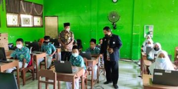 Gelar Simulasi ANBK, MTsN 2 Sragen Dipantau Pengawas Madrasah