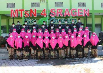 Meski Bulan Ramadhan MTsN 4 Sragen Tetap Adakan Peringati Hari Kelahiran Kartini