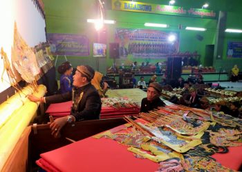Pagelaran Wayang Kulit di MTsN 2 Sragen Warnai Hari Jadi Sragen ke 276