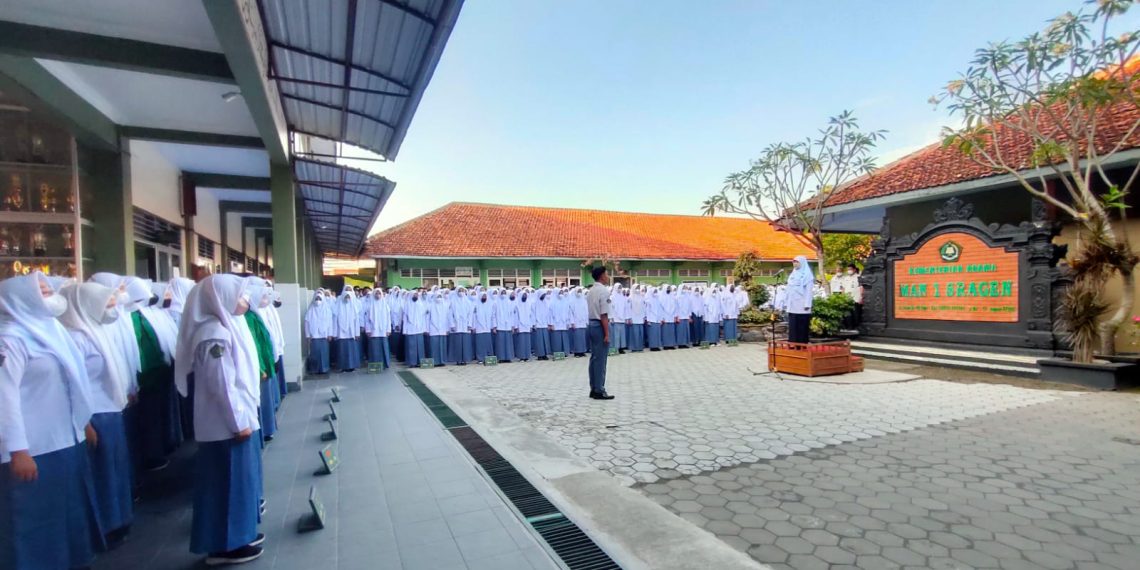 Kepala MAN 1 Sragen “Mari Sambut Tahun Pelajaran Baru dengan Penuh Semangat dan Energik”