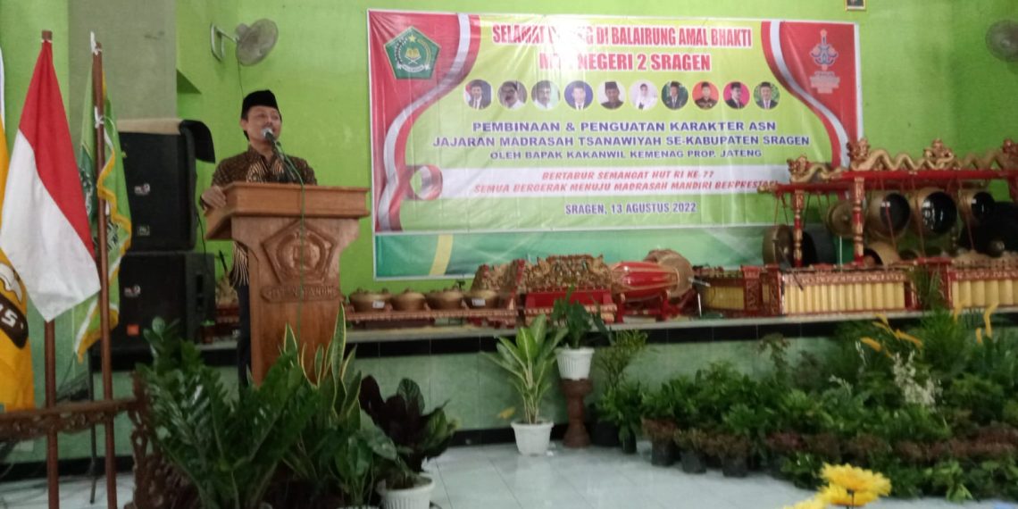Kakanwil Minta ASN Jajaran MTs di Sragen Kelola Tugas Masing-Masing dengan Gentle
