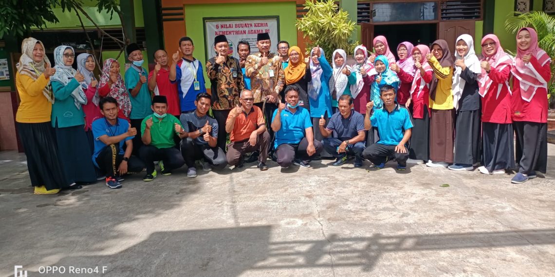 Kabag TU Kanwil Jawa Tengah Monev TPG di MIN 1 Sragen