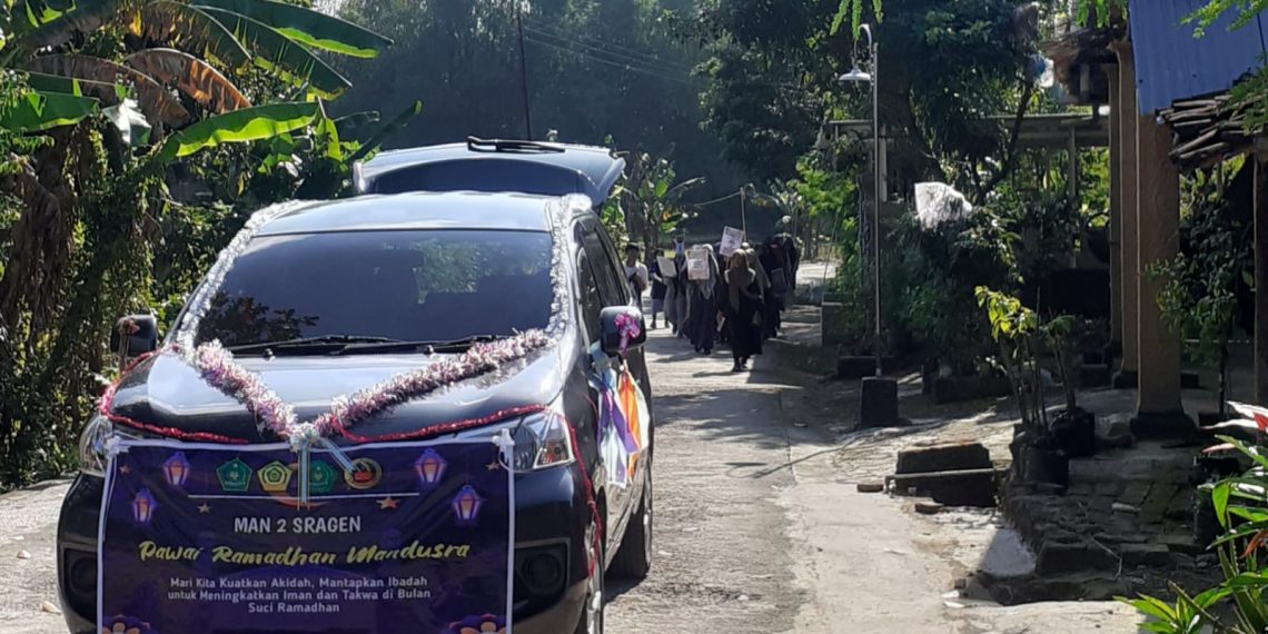 MAN 2 Sragen Sambut Ramadhan dengan Pawai
