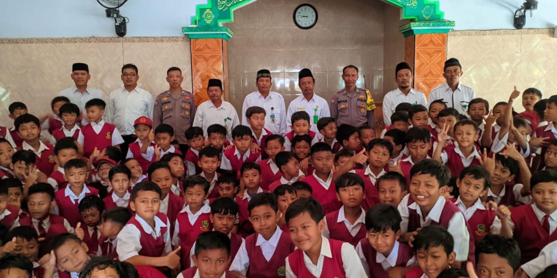 Polsek Kalijambe Sosialisasi Madrasah Ramah Anak & Anti Perundungan di MIN 7 Sragen