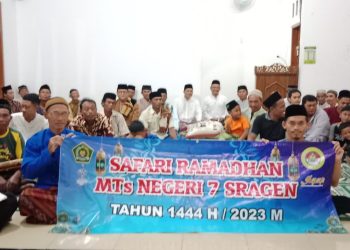 MTsN 7 Sragen Tasyarufkan ZIS dan Berbagi Takjil